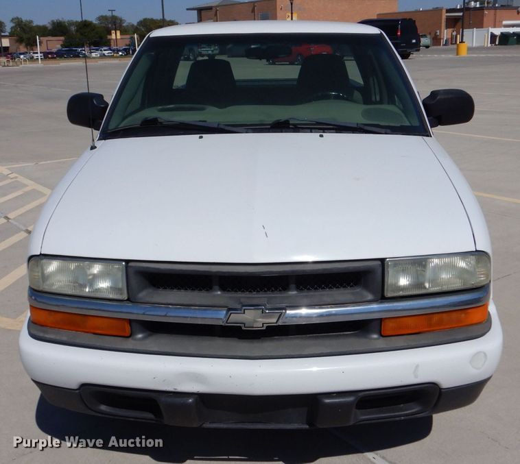 image for item DM2509 2003 Chevrolet S10  Ext. Cab pickup truck