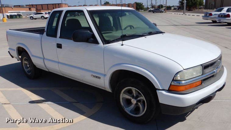 image for item DM2509 2003 Chevrolet S10  Ext. Cab pickup truck