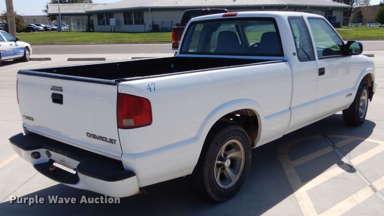 image for item DM2509 2003 Chevrolet S10  Ext. Cab pickup truck