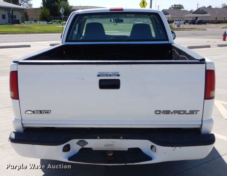image for item DM2509 2003 Chevrolet S10  Ext. Cab pickup truck