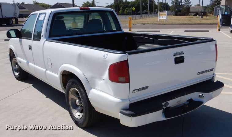 image for item DM2509 2003 Chevrolet S10  Ext. Cab pickup truck