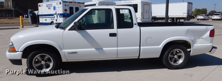 image for item DM2509 2003 Chevrolet S10  Ext. Cab pickup truck