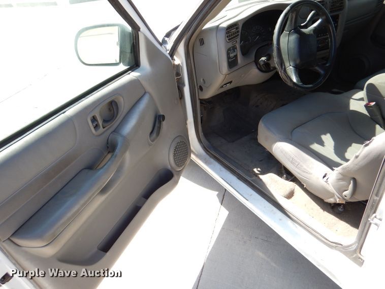 image for item DM2509 2003 Chevrolet S10  Ext. Cab pickup truck