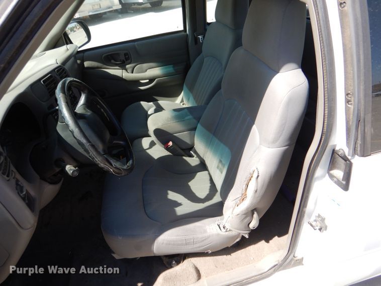 image for item DM2509 2003 Chevrolet S10  Ext. Cab pickup truck