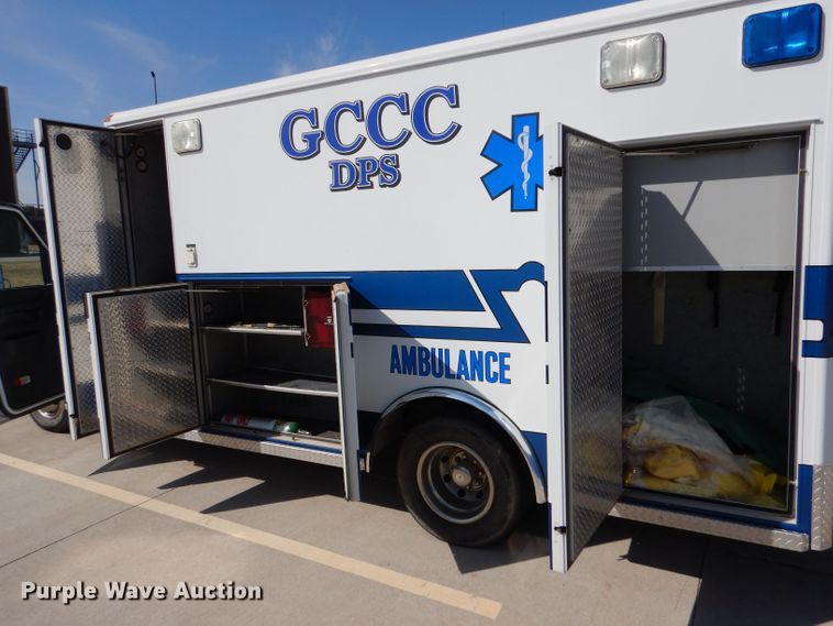 image for item DM2511 1996 Ford E350  ambulance