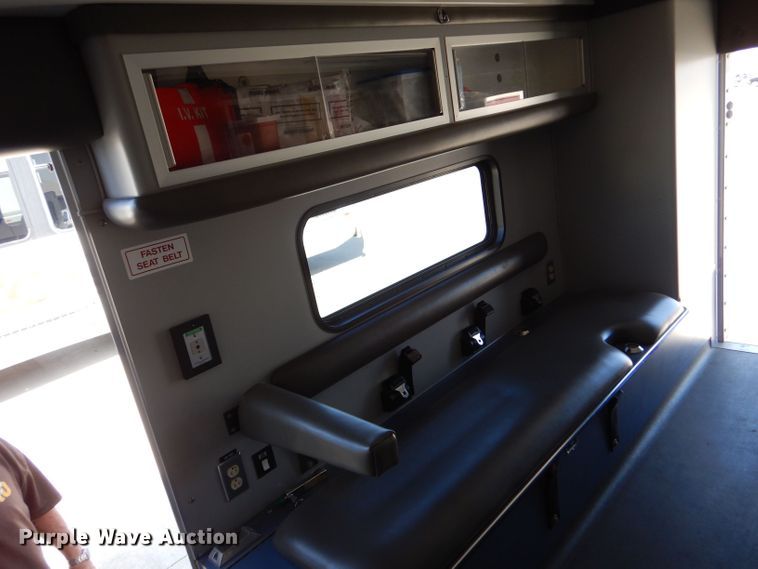 image for item DM2511 1996 Ford E350  ambulance