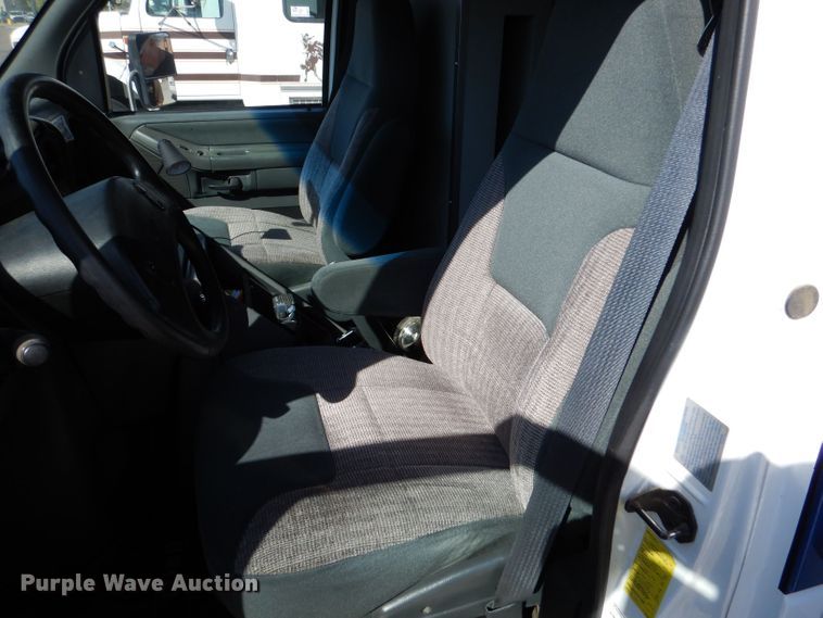 image for item DM2511 1996 Ford E350  ambulance