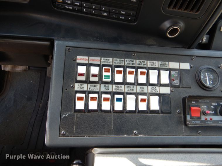 image for item DM2511 1996 Ford E350  ambulance