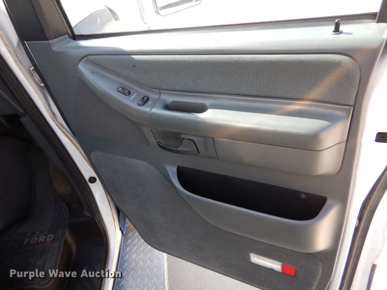 image for item DM2511 1996 Ford E350  ambulance