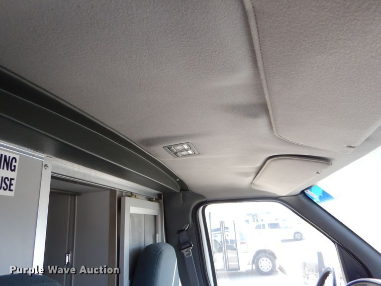 image for item DM2511 1996 Ford E350  ambulance