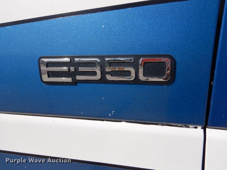 image for item DM2511 1996 Ford E350  ambulance