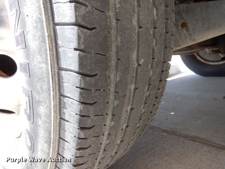 image for item DM2511 1996 Ford E350  ambulance