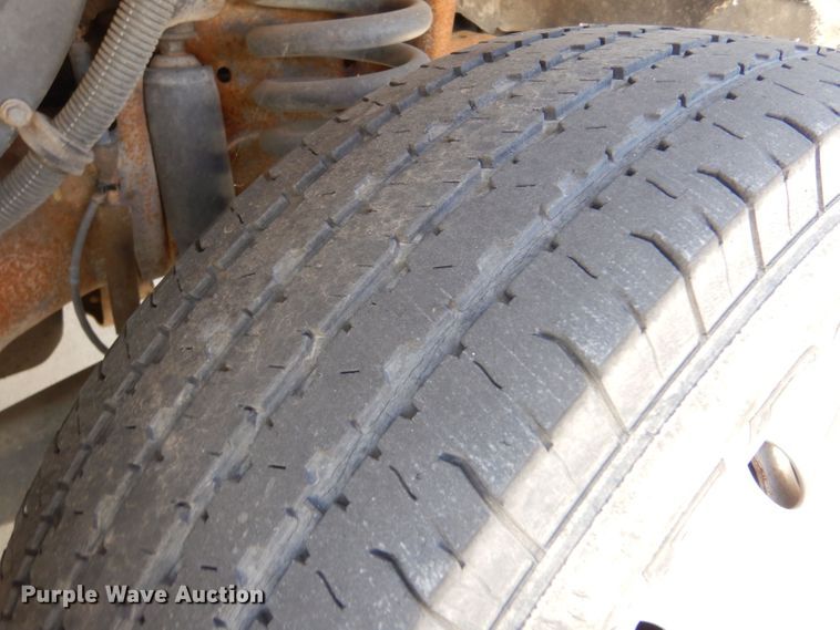 image for item DM2511 1996 Ford E350  ambulance