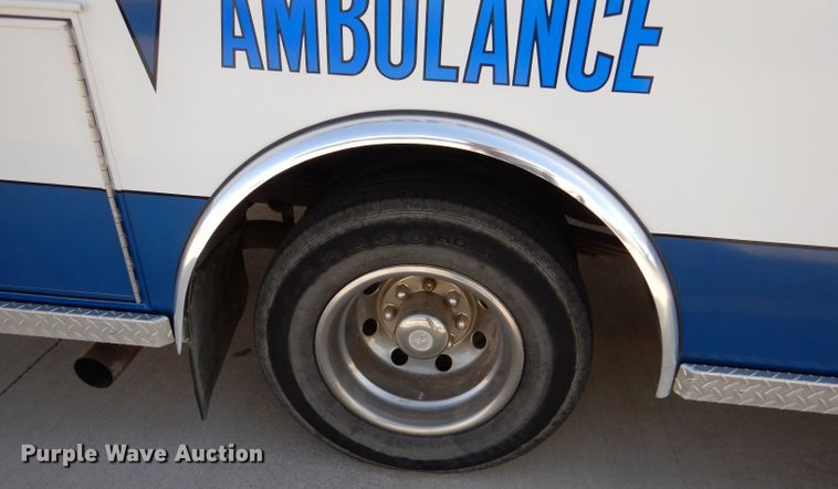 image for item DM2511 1996 Ford E350  ambulance