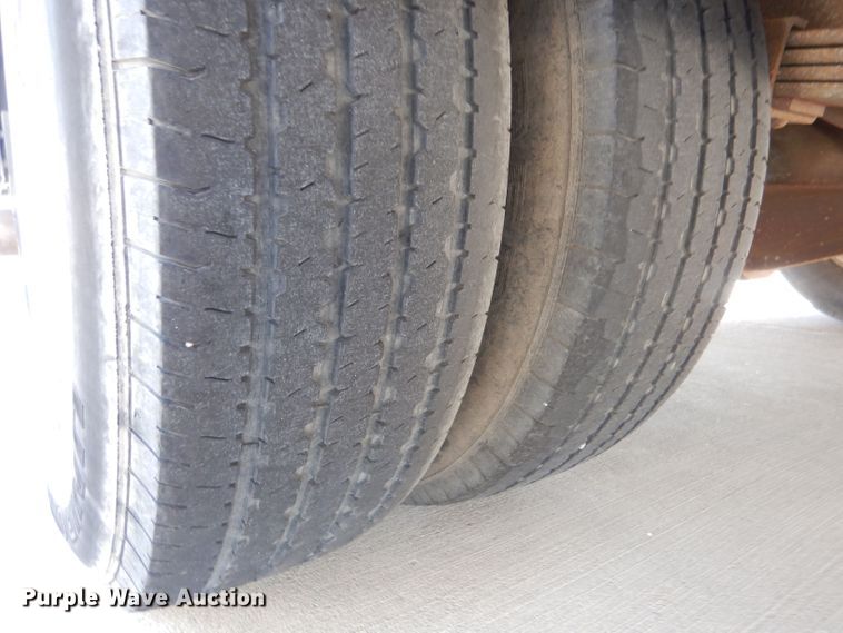 image for item DM2511 1996 Ford E350  ambulance