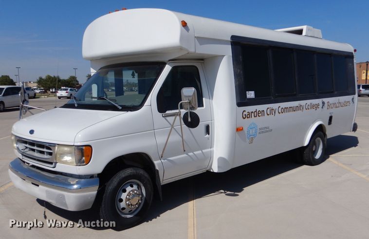image for item DM2512 1998 Ford E450  shuttle bus