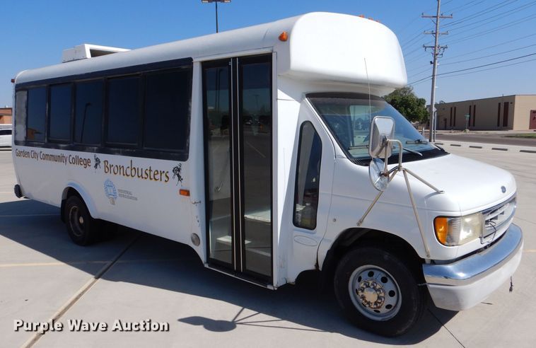 image for item DM2512 1998 Ford E450  shuttle bus