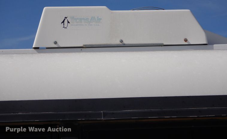 image for item DM2512 1998 Ford E450  shuttle bus