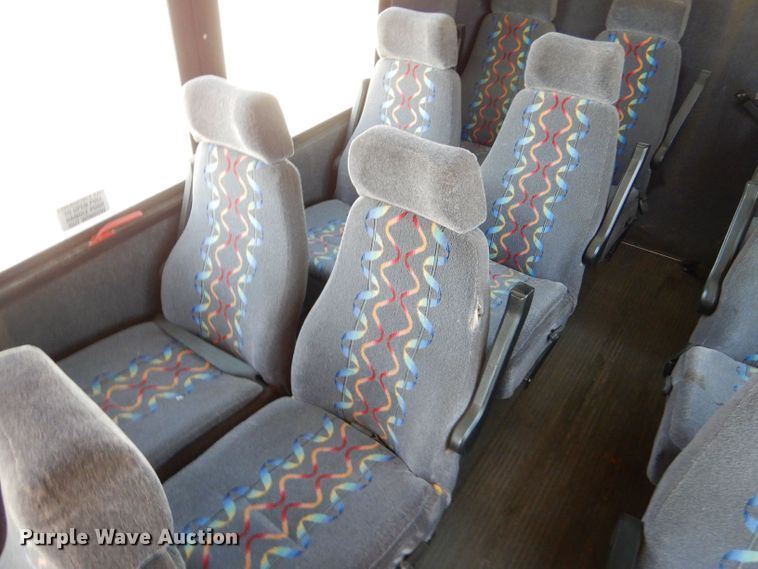 image for item DM2512 1998 Ford E450  shuttle bus