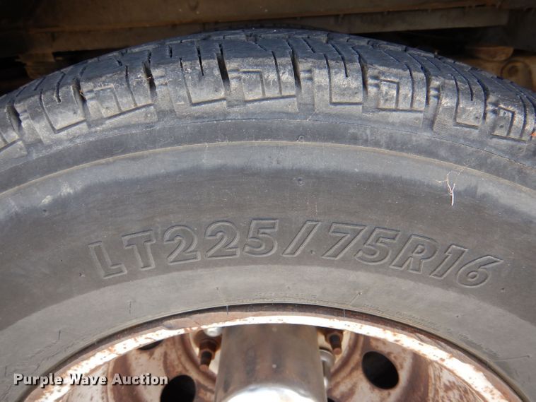 image for item DM2512 1998 Ford E450  shuttle bus