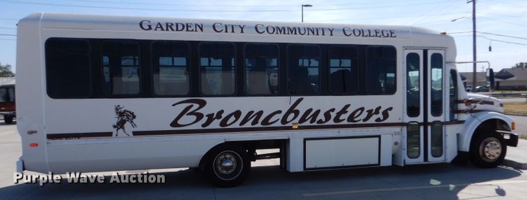 image for item DM2513 1998 International Navistar 3400  bus