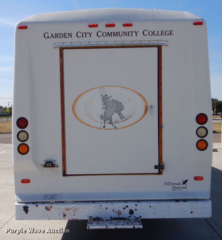 image for item DM2513 1998 International Navistar 3400  bus