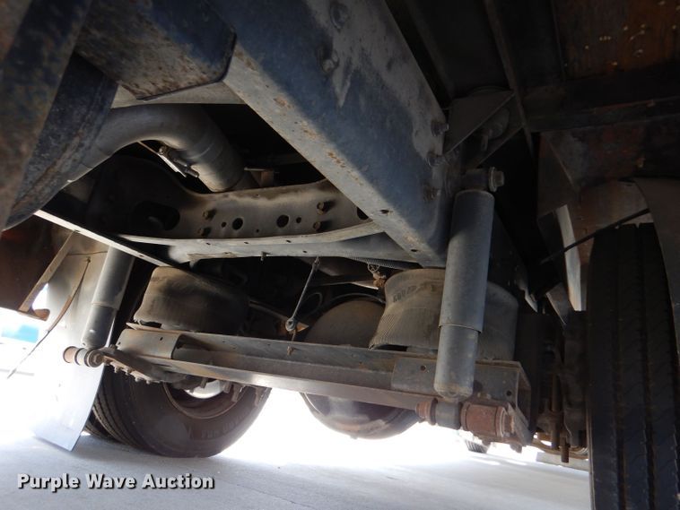 image for item DM2513 1998 International Navistar 3400  bus