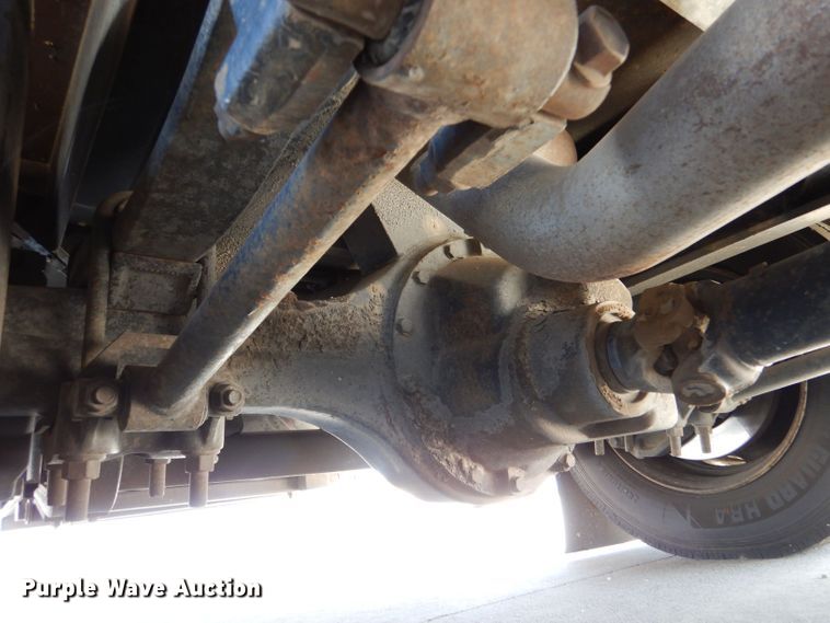 image for item DM2513 1998 International Navistar 3400  bus