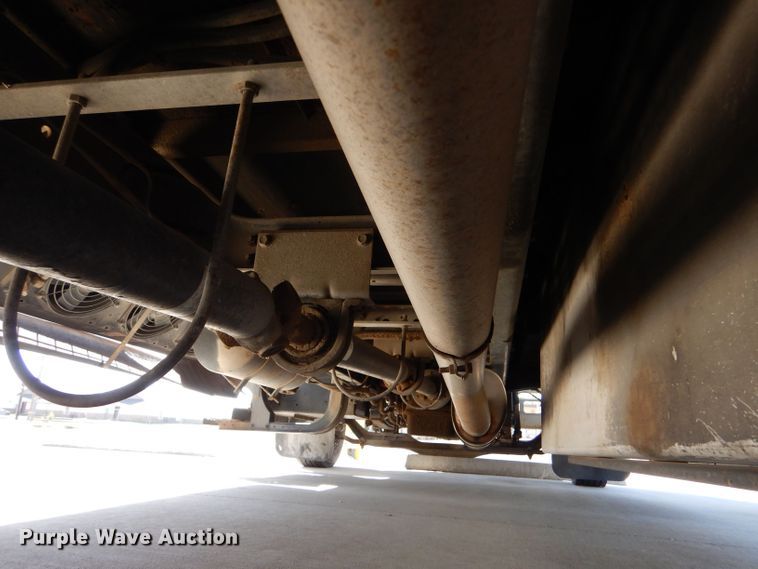 image for item DM2513 1998 International Navistar 3400  bus