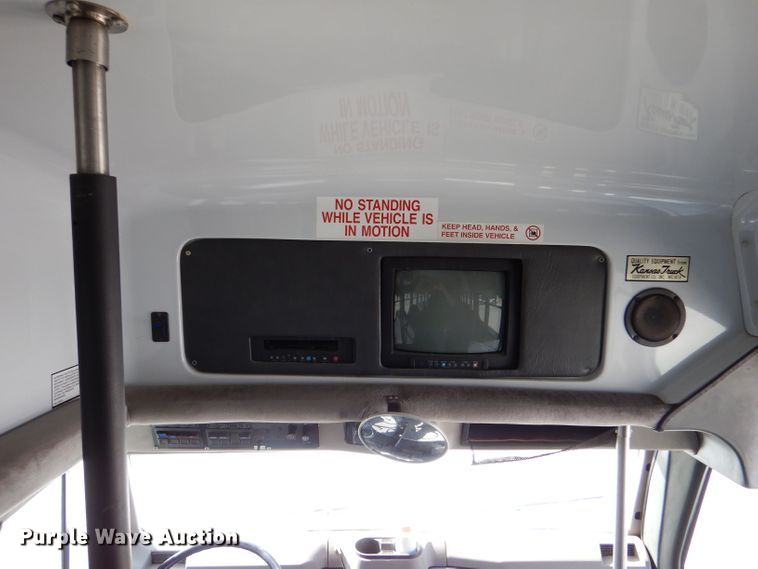 image for item DM2513 1998 International Navistar 3400  bus