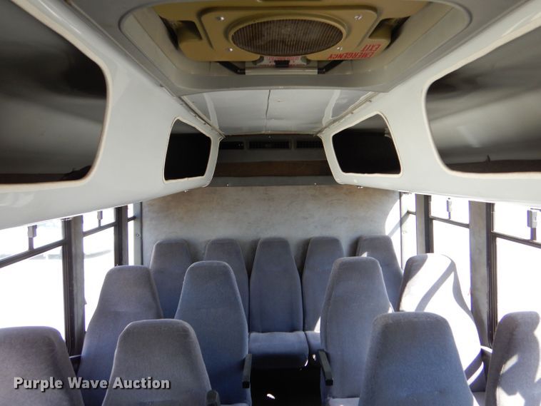 image for item DM2513 1998 International Navistar 3400  bus