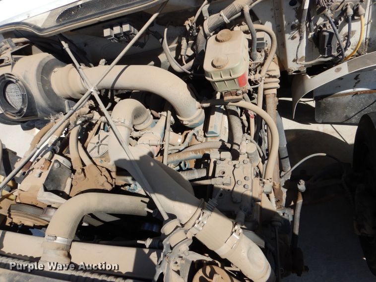 image for item DM2513 1998 International Navistar 3400  bus