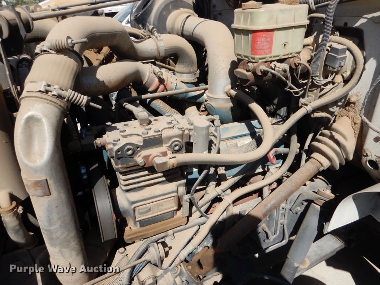 image for item DM2513 1998 International Navistar 3400  bus