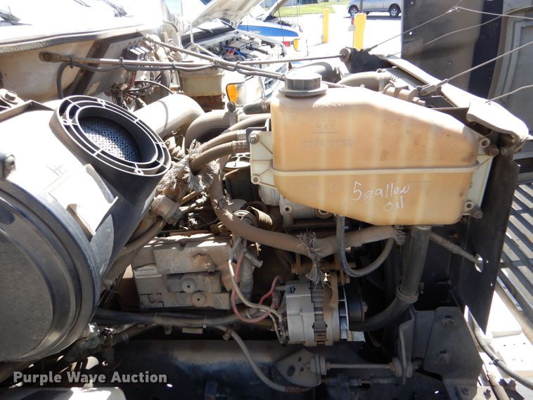 image for item DM2513 1998 International Navistar 3400  bus