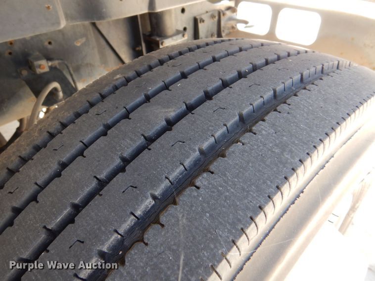 image for item DM2513 1998 International Navistar 3400  bus