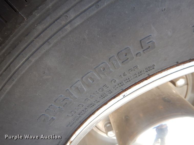 image for item DM2513 1998 International Navistar 3400  bus