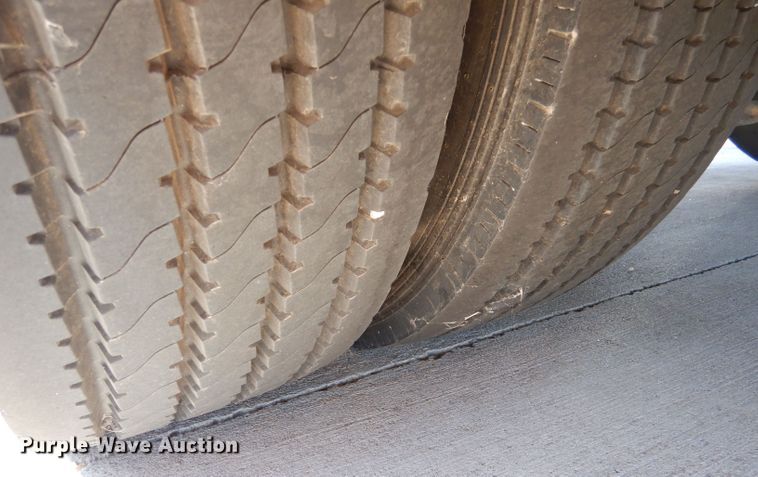 image for item DM2513 1998 International Navistar 3400  bus