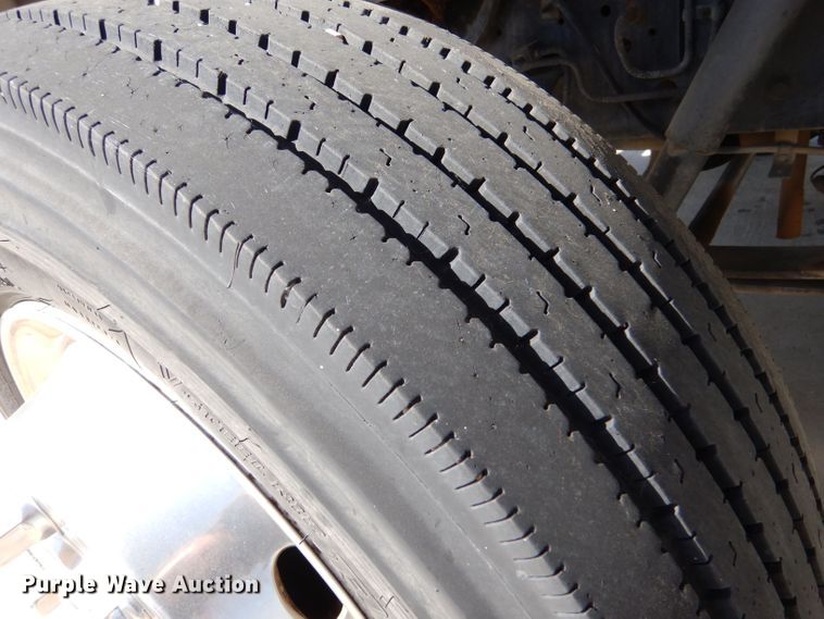 image for item DM2513 1998 International Navistar 3400  bus