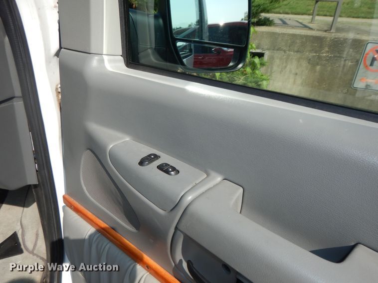 image for item DM3120 2005 Ford E250  van