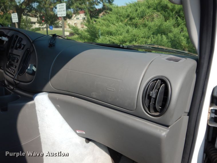 image for item DM3120 2005 Ford E250  van