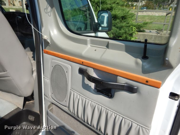 image for item DM3120 2005 Ford E250  van