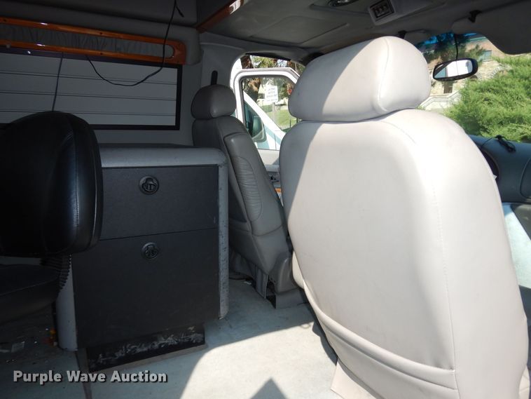 image for item DM3120 2005 Ford E250  van