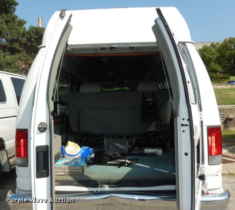 image for item DM3120 2005 Ford E250  van