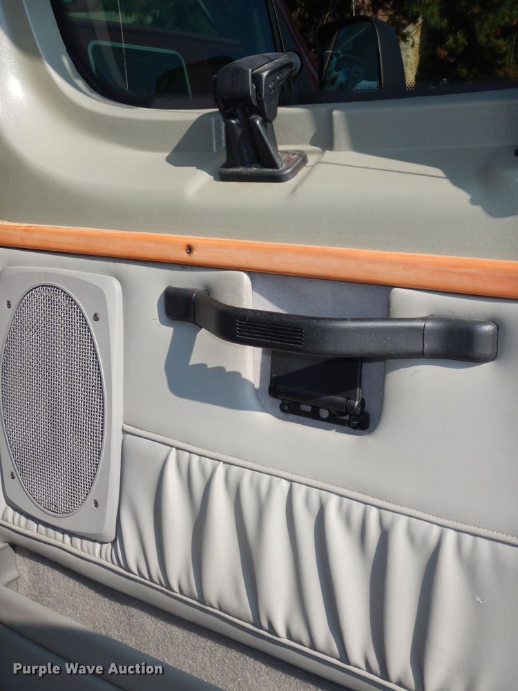 image for item DM3122 2005 Ford E250  van