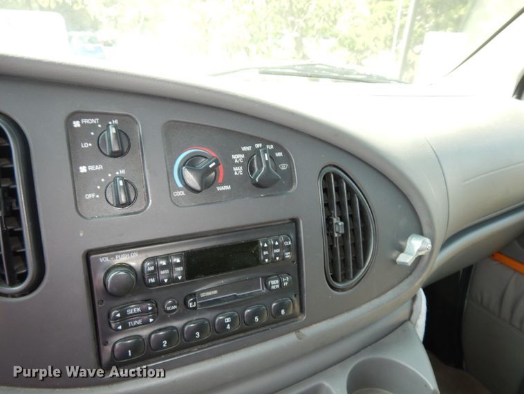 image for item DM3125 2005 Ford E250  van