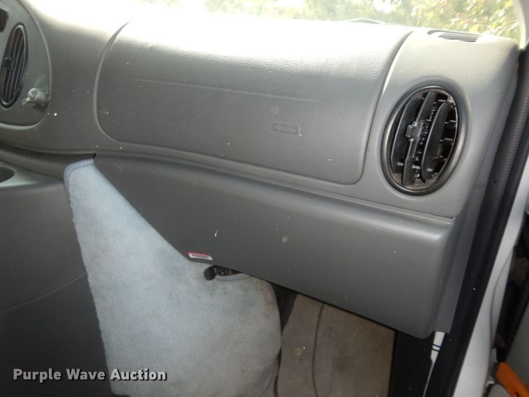 image for item DM3125 2005 Ford E250  van