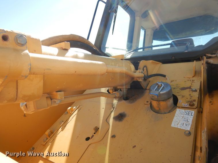 image for item DM3229 2003 Caterpillar 953C  track loader