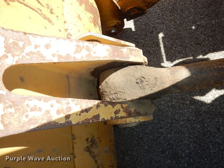 image for item DM3229 2003 Caterpillar 953C  track loader