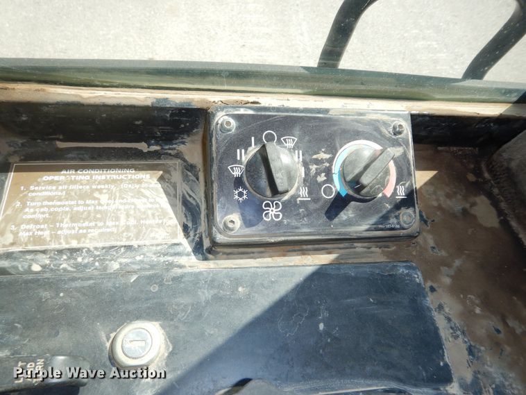 image for item DM3229 2003 Caterpillar 953C  track loader