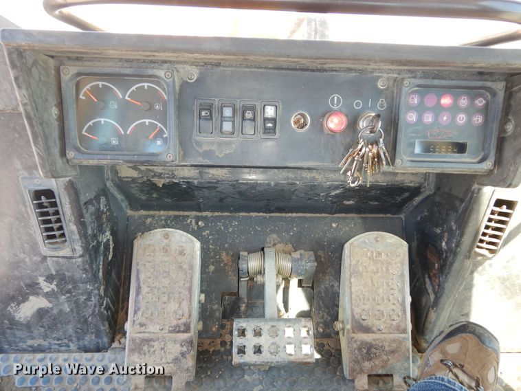 image for item DM3229 2003 Caterpillar 953C  track loader